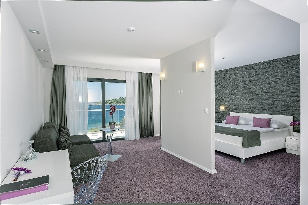 Deluxe Suite with Sea View & Balcony